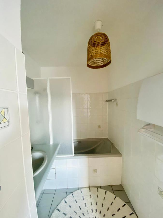 Appartement Saint Claude - Centre Port ลาโรแชล ภายนอก รูปภาพ